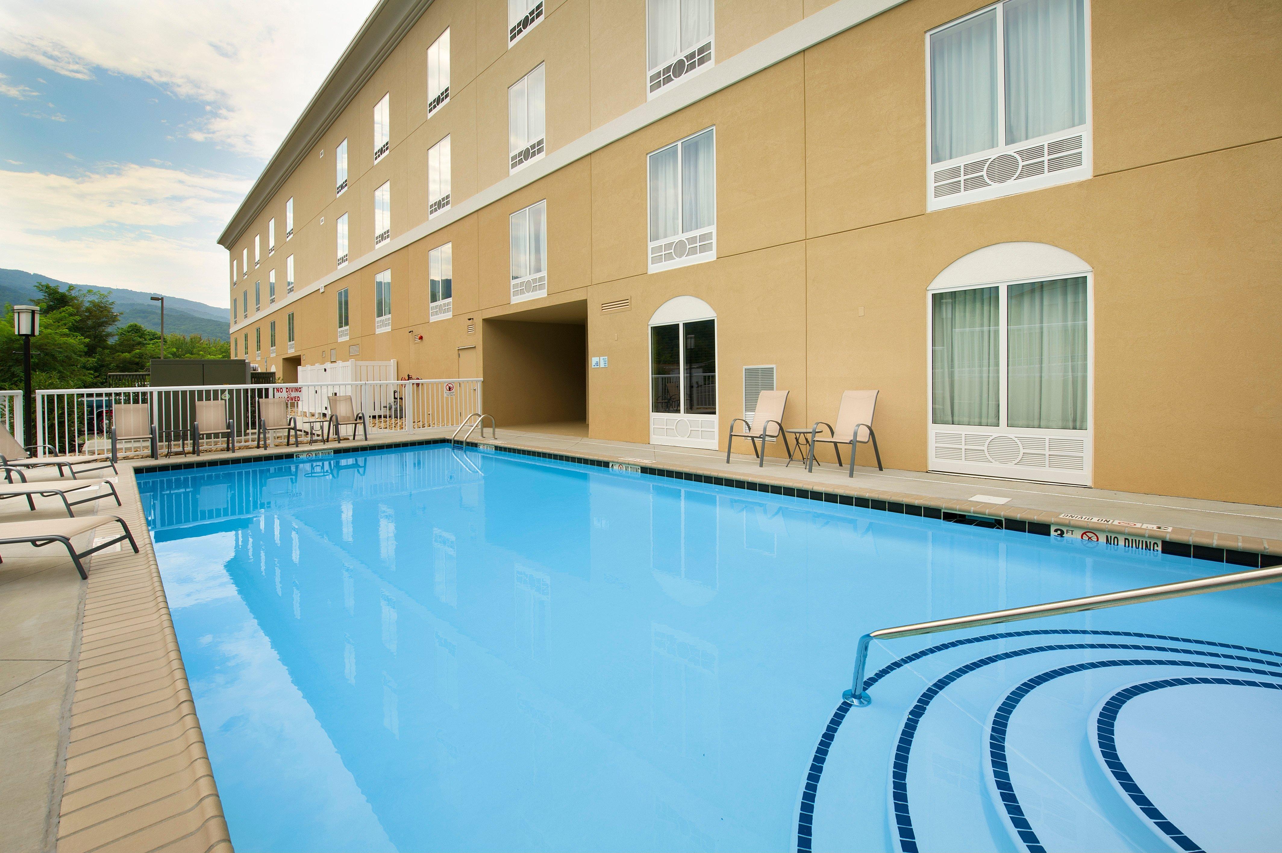 Holiday Inn Express & Suites Caryville By Ihg Exterior foto